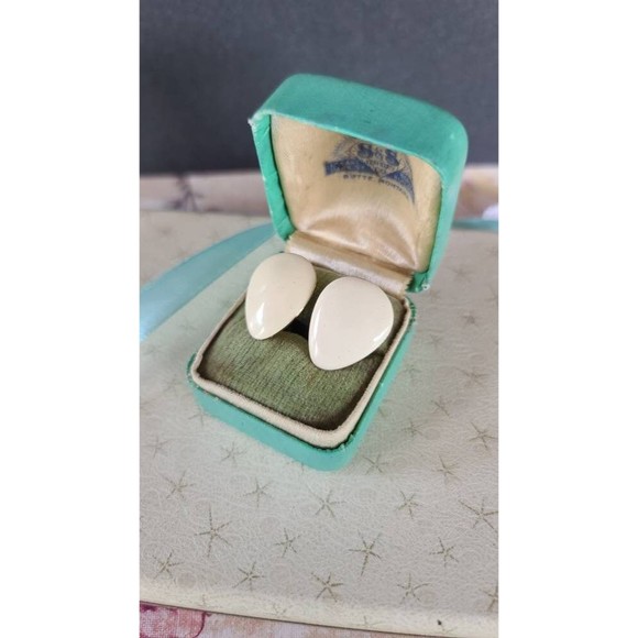 Beige Enamel Clip-on Earrings - Picture 2 of 10